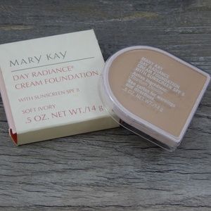 New Mary Kay Day Radiance Cream Foundation
